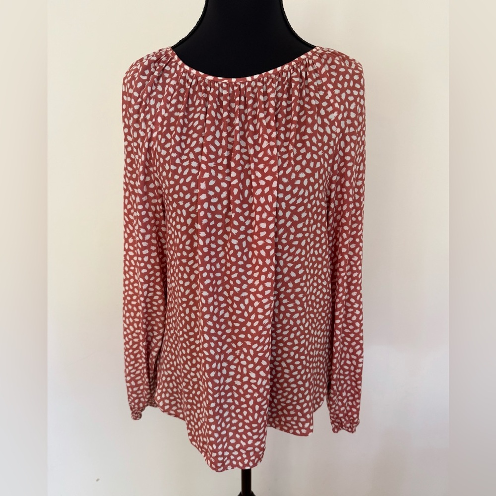 Ann Taylor Coral and White Patterned Blouse